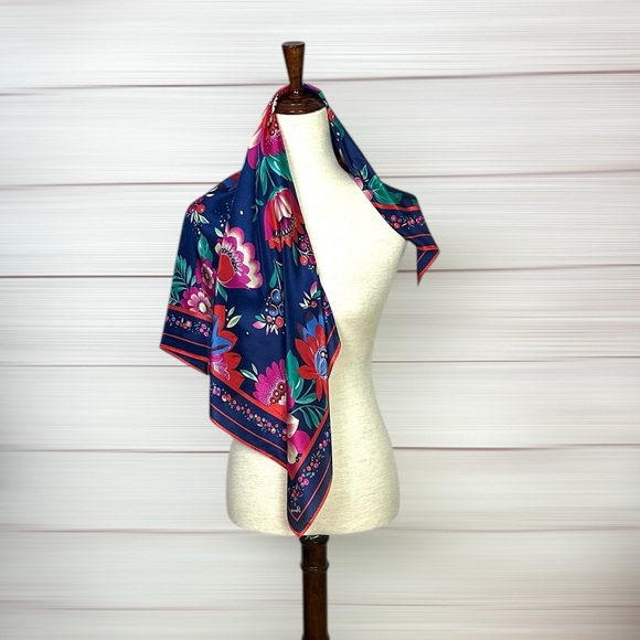 Vera Neumann Silk Square Scarf  Blue Floral Print made in Japan 29x29" - Picture 3 of 9